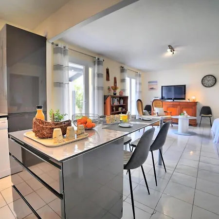 Holiday Les Lauriers Roses By Interhome Casa vacanze *
