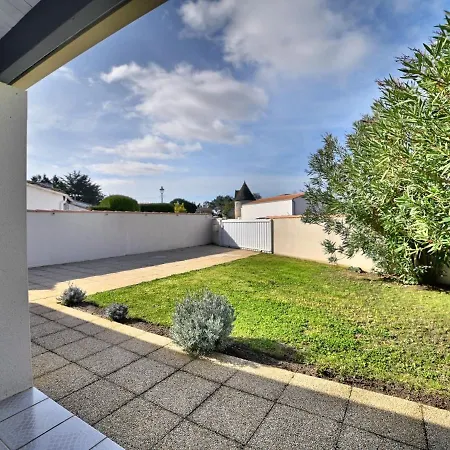 Holiday Les Lauriers Roses By Interhome * Dolus d'Oléron